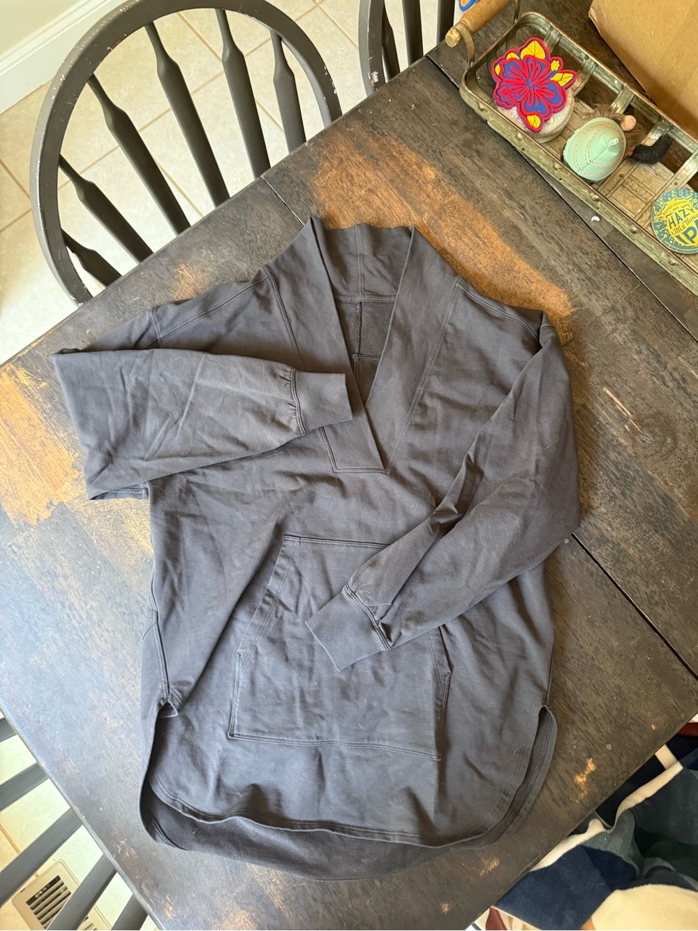 lululemon athletica V-Neck Pullover Tunic in Dark Gray
